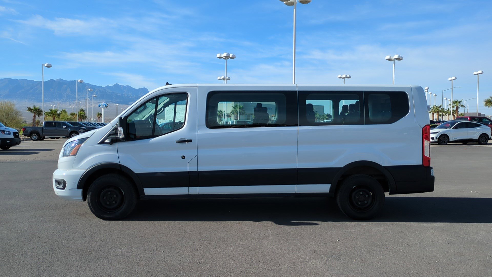 Used 2023 Ford Transit 350 XLT image 6