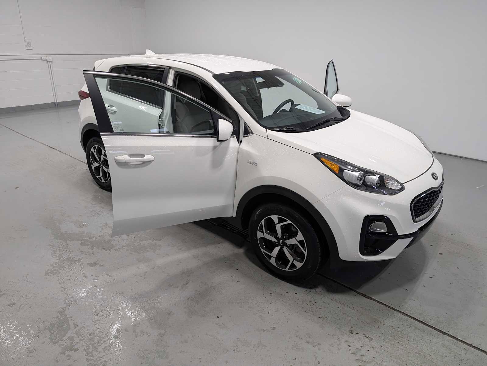 Used 2020 Kia Sportage LX AWD/4WD image 16