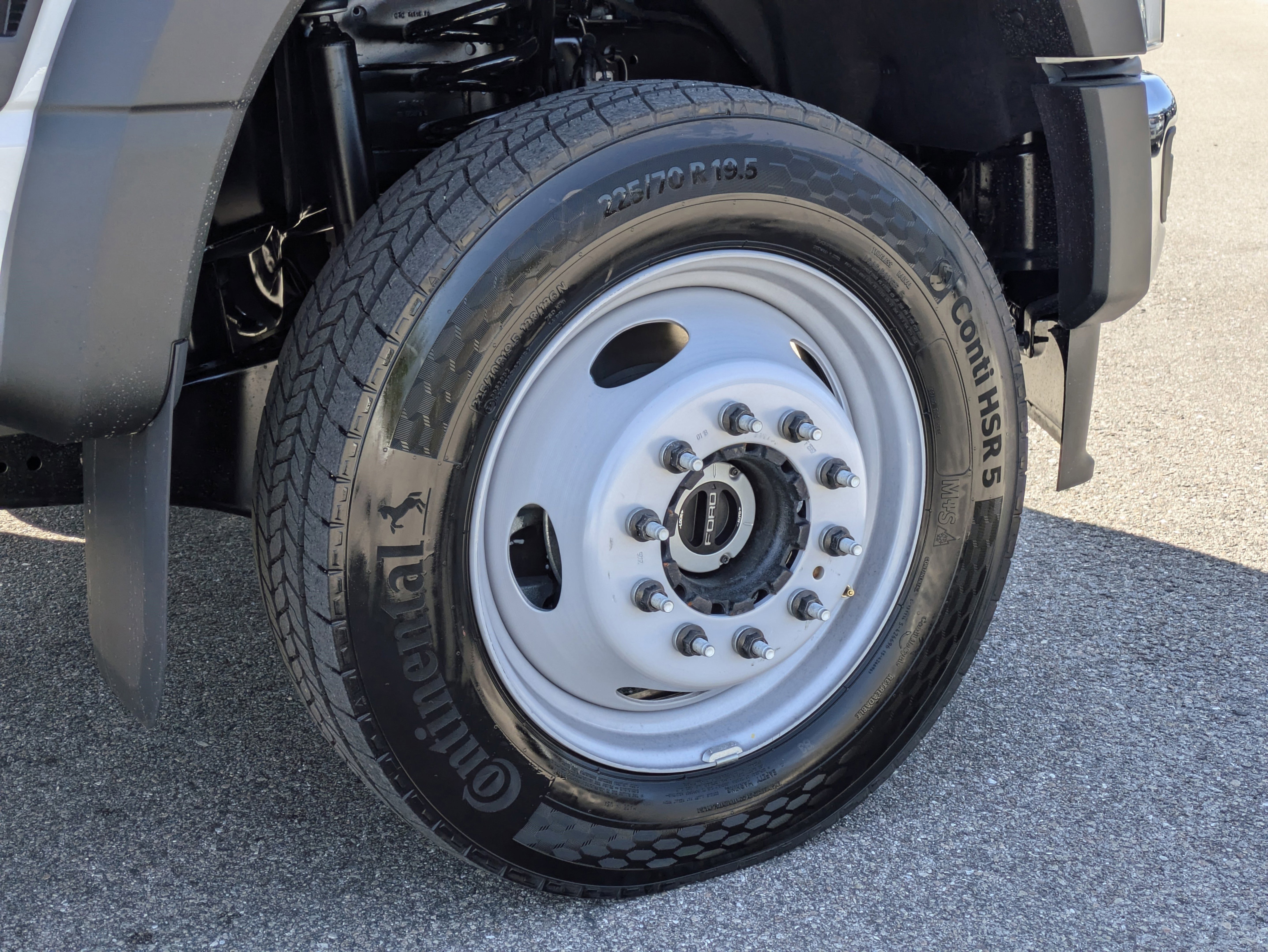 New 2025 Ford F550 4x4 Regular Cab Super Duty image 14