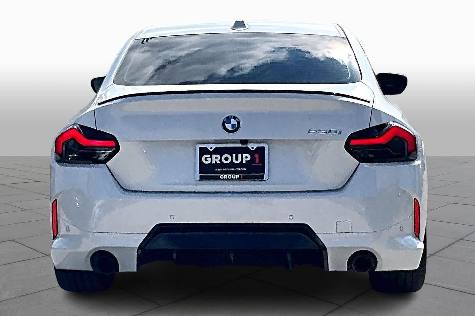 Used 2025 BMW 230i Coupe w/ M Sport Package image 5