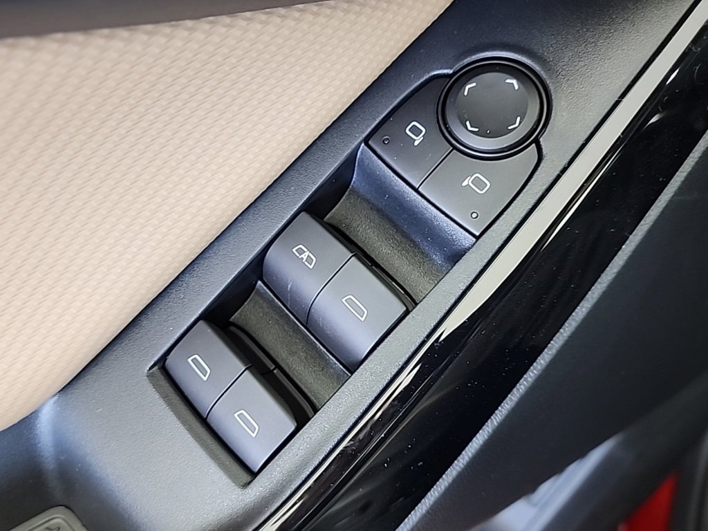 New 2026 Chevrolet Equinox ACTIV w/ Convenience Package III image 44