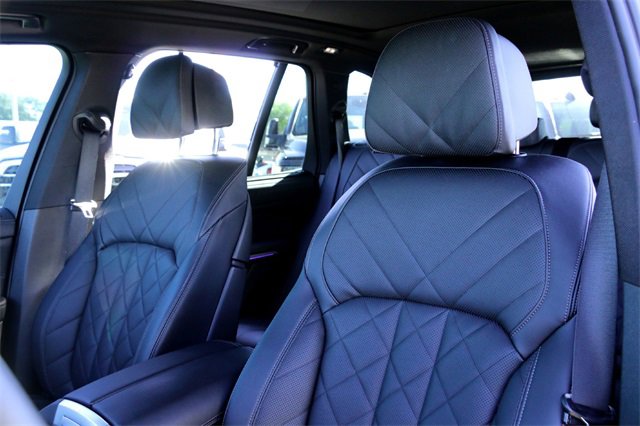 Used 2023 BMW X5 xDrive40i w/ Luxury Seating Package image 11