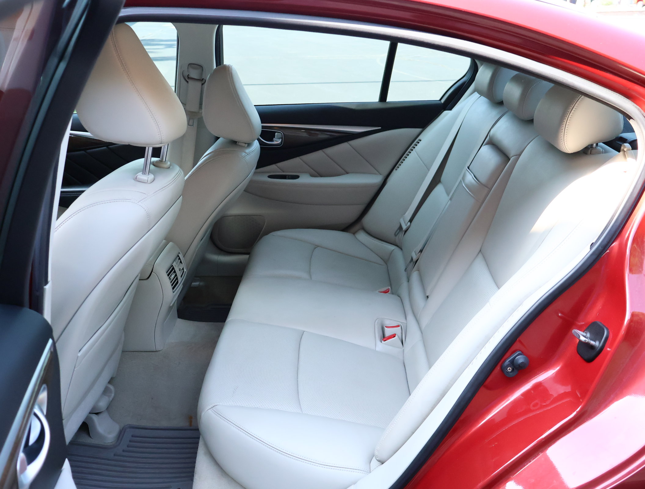 Used 2014 INFINITI Q50 Premium w/ Deluxe Technology Package AWD/4WD image 24