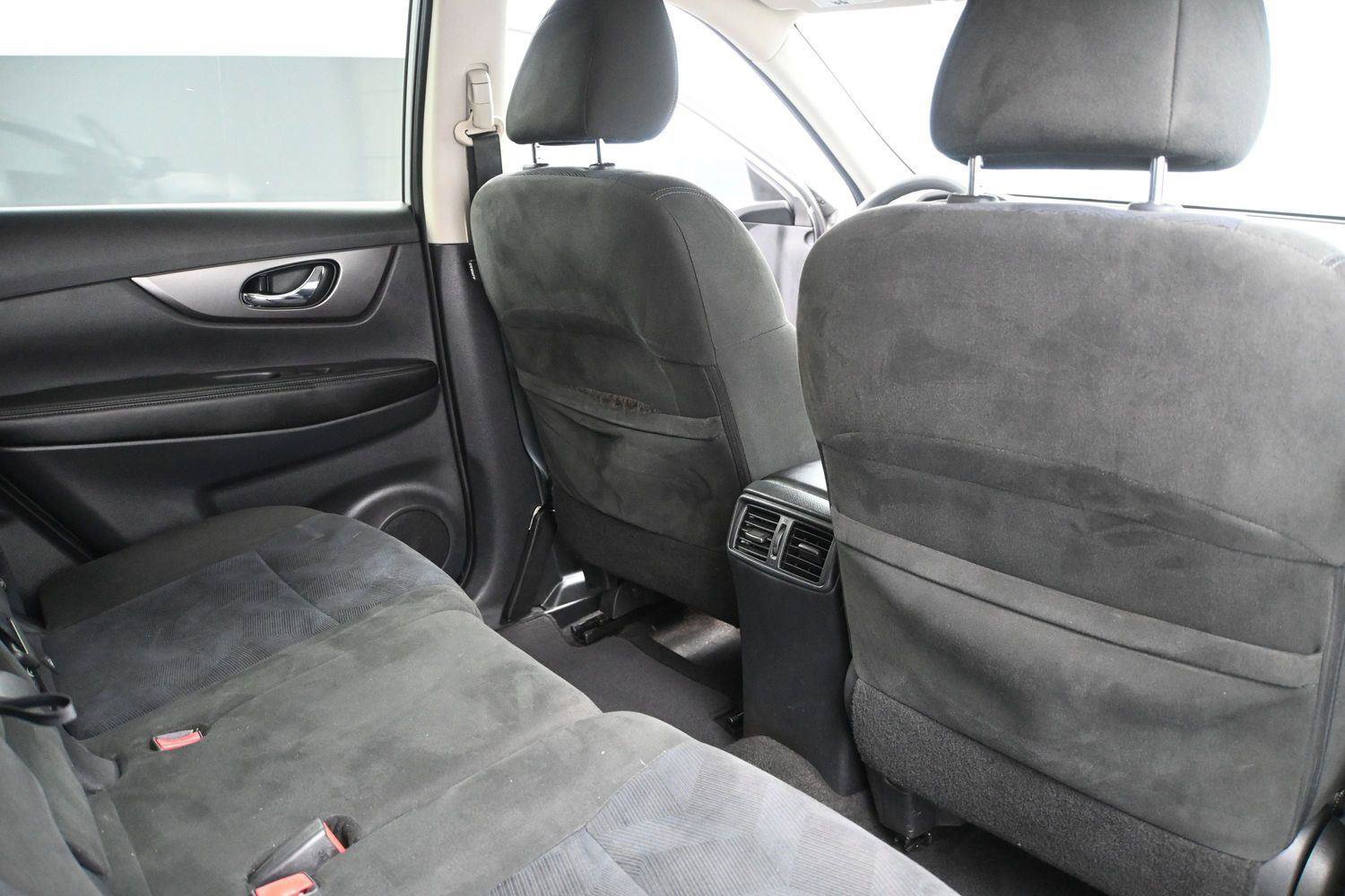 Used 2015 Nissan Rogue SV AWD/4WD image 19