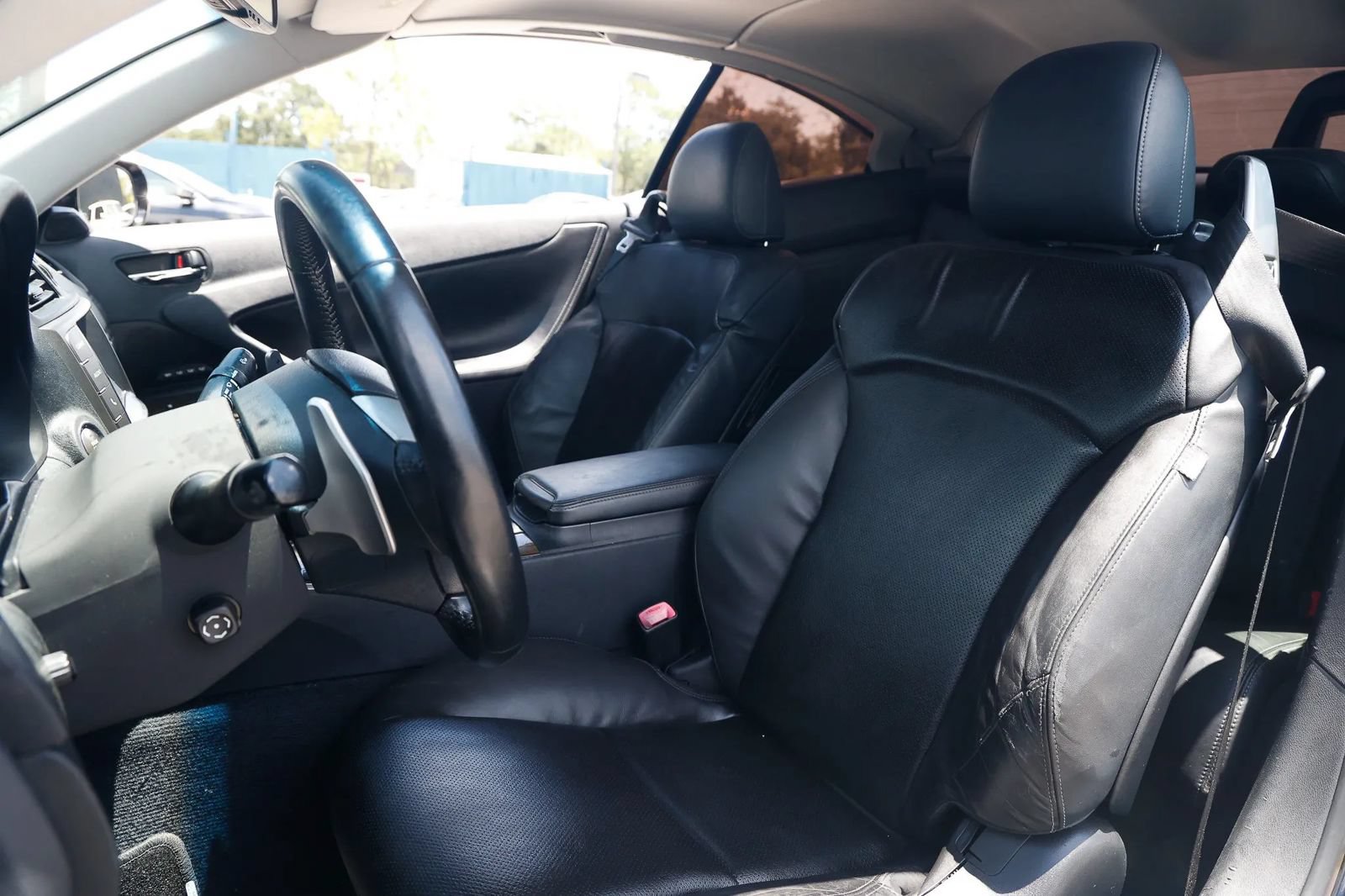 Used 2014 Lexus IS 250C w/ Luxury Package RWD image 17
