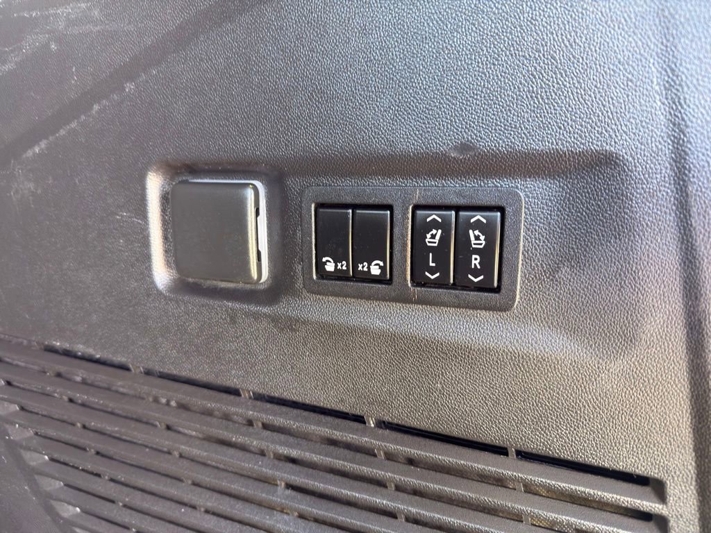 Used 2022 Chevrolet Suburban High Country w/ LPO, Illumination Package image 29