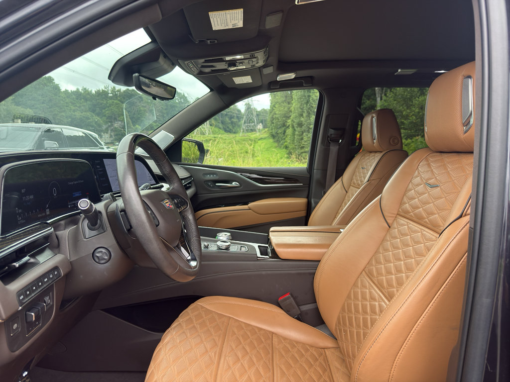 Used 2022 Cadillac Escalade ESV Premium Luxury w/ Performance Package AWD/4WD image 7