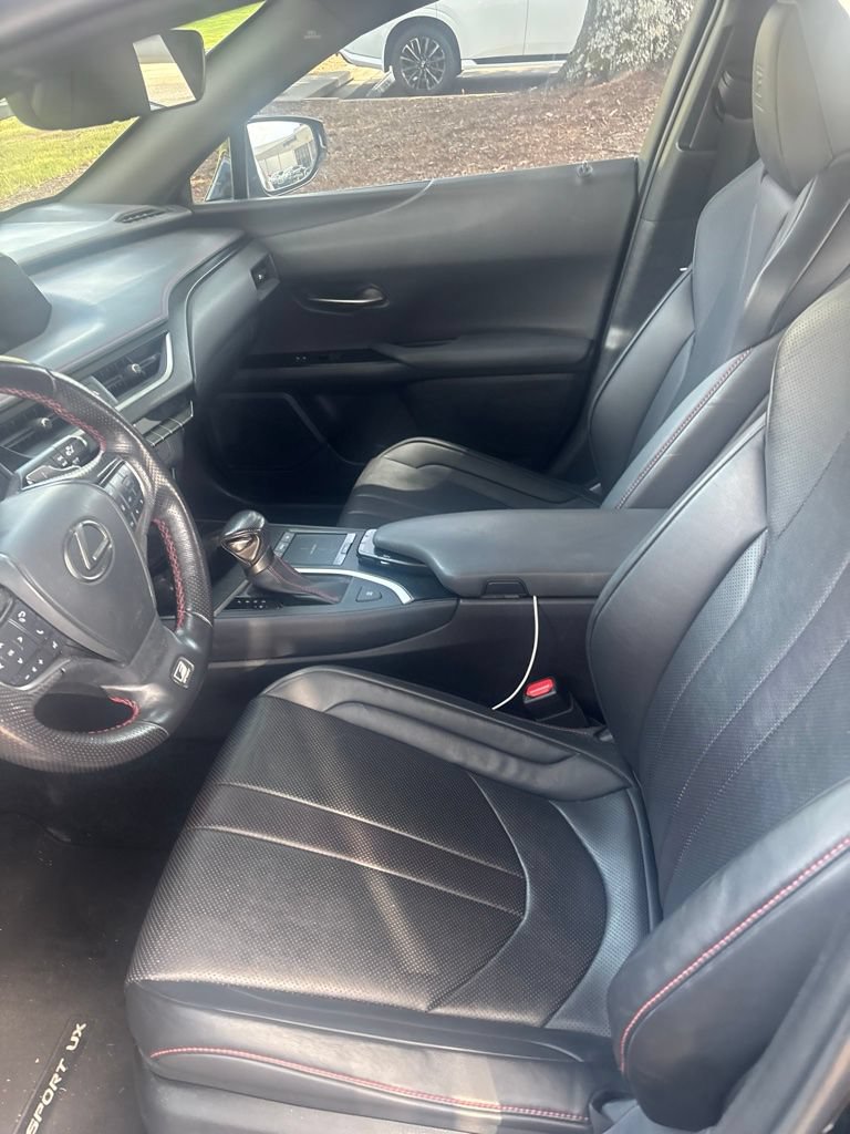 Used 2019 Lexus UX 200 F Sport w/ F Sport Premium Package FWD image 5