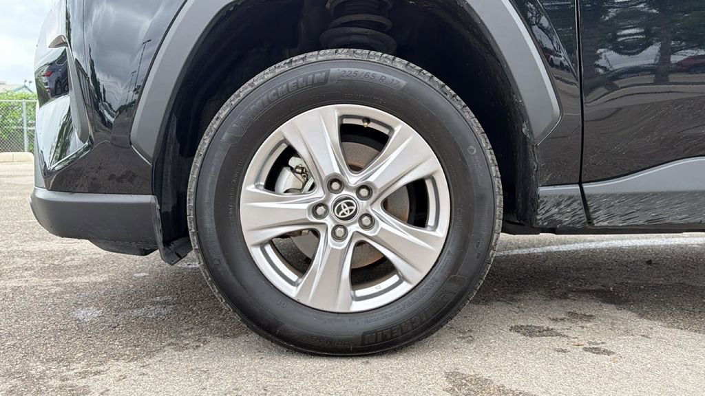 Certified 2025 Toyota RAV4 XLE FWD image 12