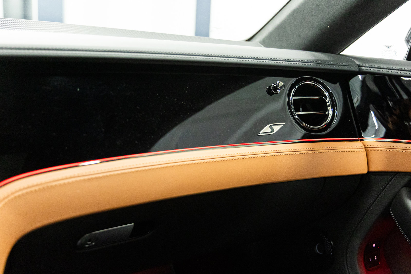 New 2026 Bentley Continental GT AWD/4WD image 39