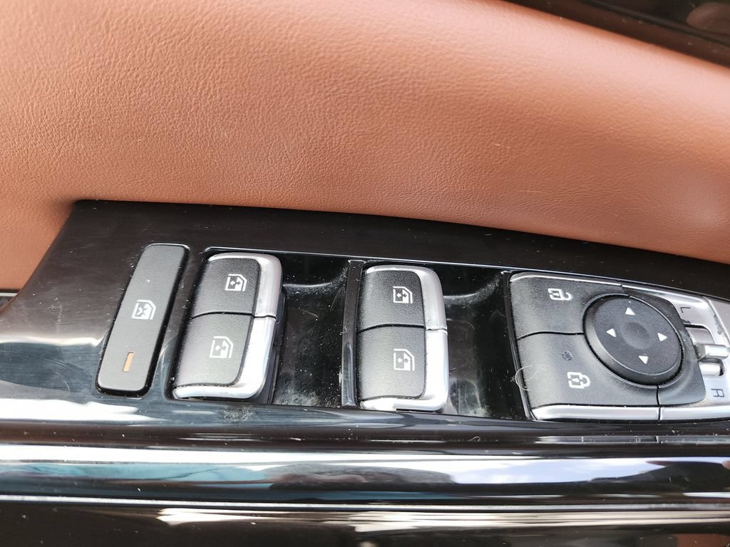 Used 2022 Kia Carnival SX FWD image 18