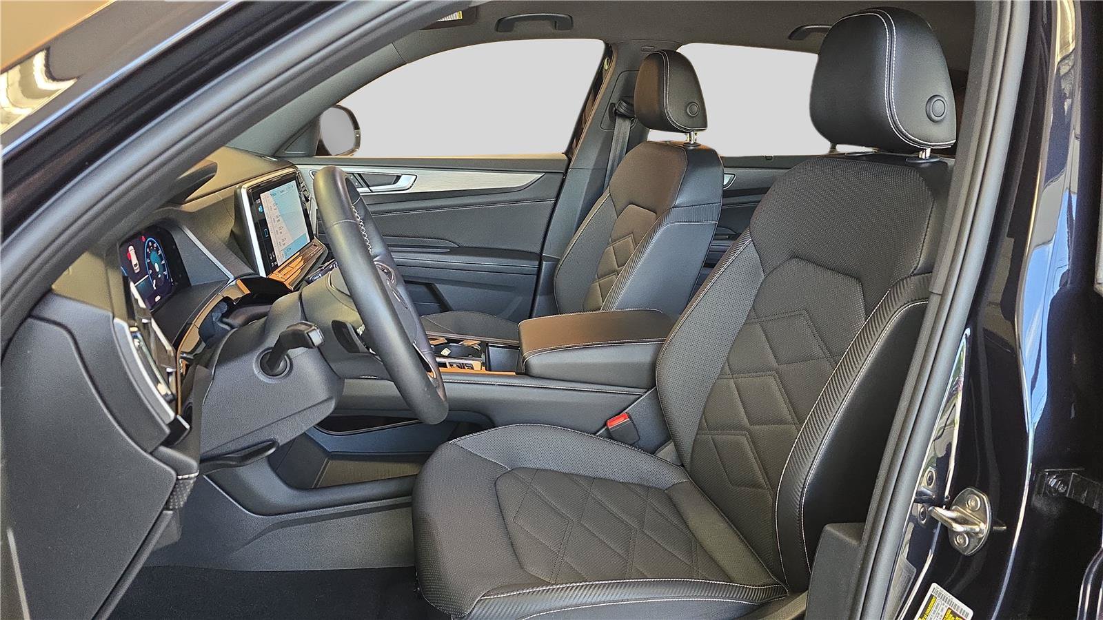 Used 2024 Volkswagen Atlas Cross Sport SE AWD/4WD image 11