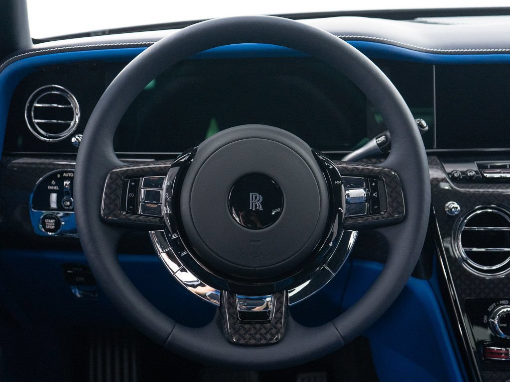 Certified 2025 Rolls-Royce Cullinan Black Badge AWD/4WD image 44