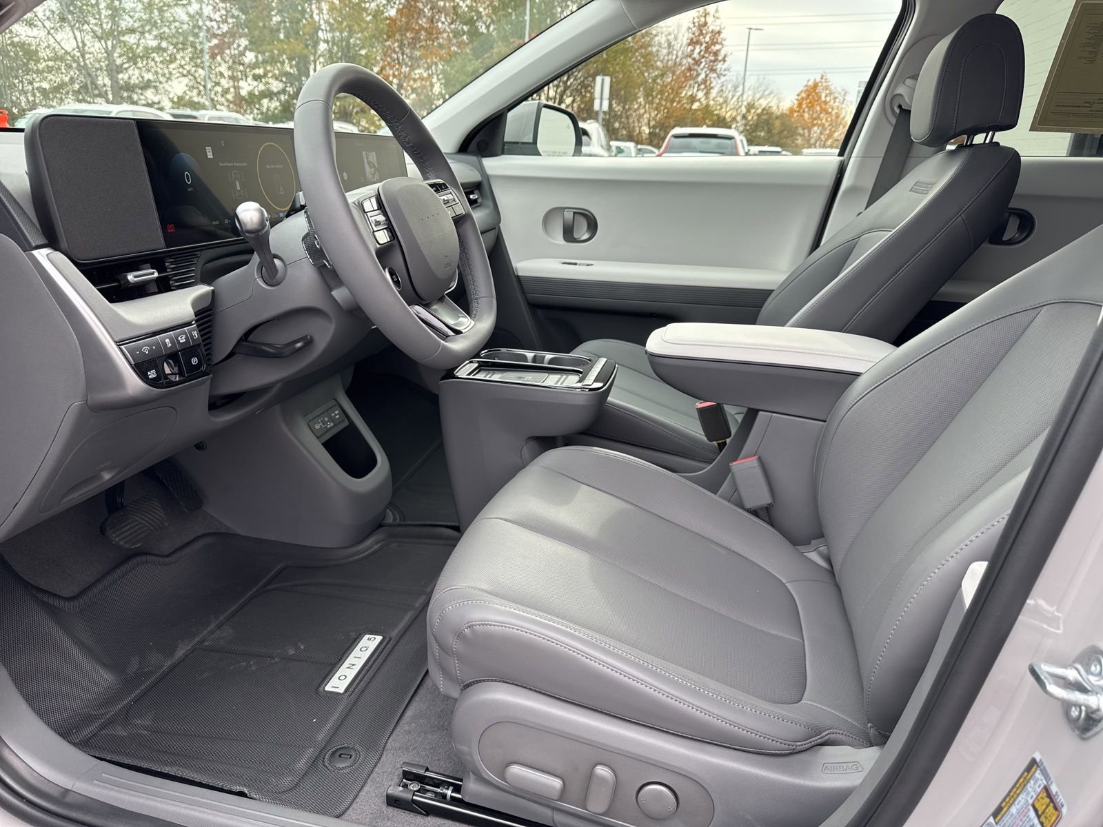 Used 2025 Hyundai Ioniq 5 SEL image 27