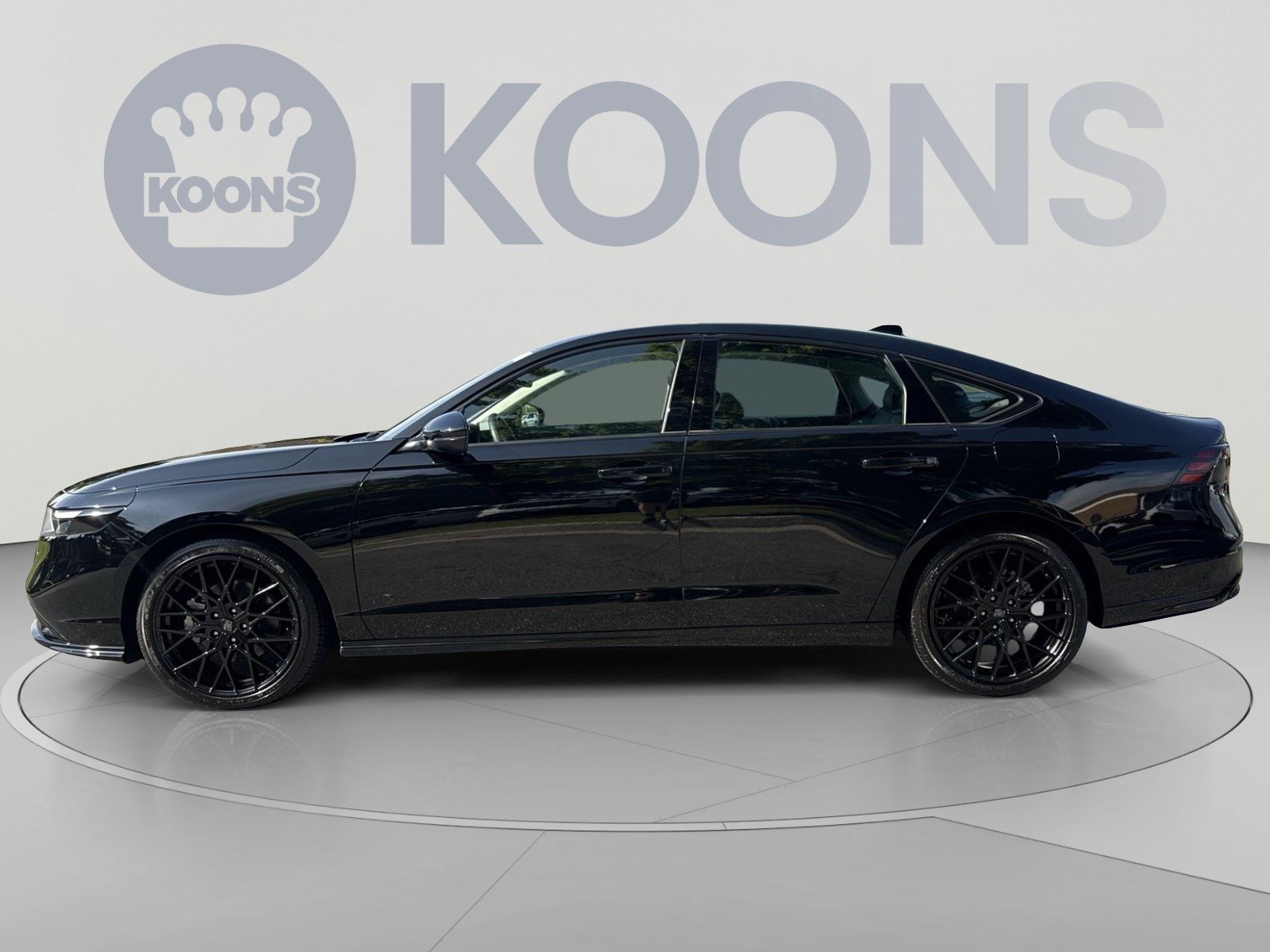 Used 2025 Honda Accord Touring image 2