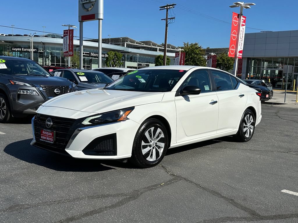 Used 2025 Nissan Altima 2.5 S FWD image 2