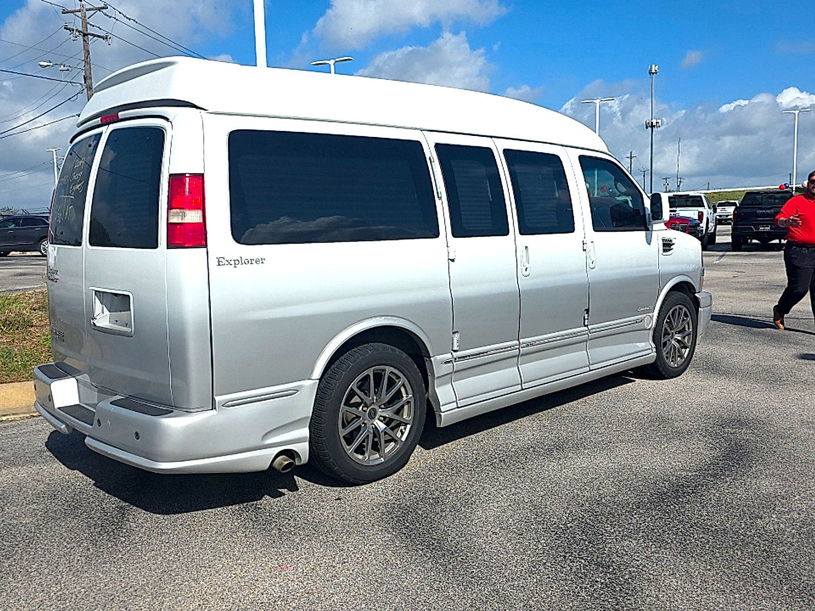 Used 2014 Chevrolet Express 1500 RWD image 9