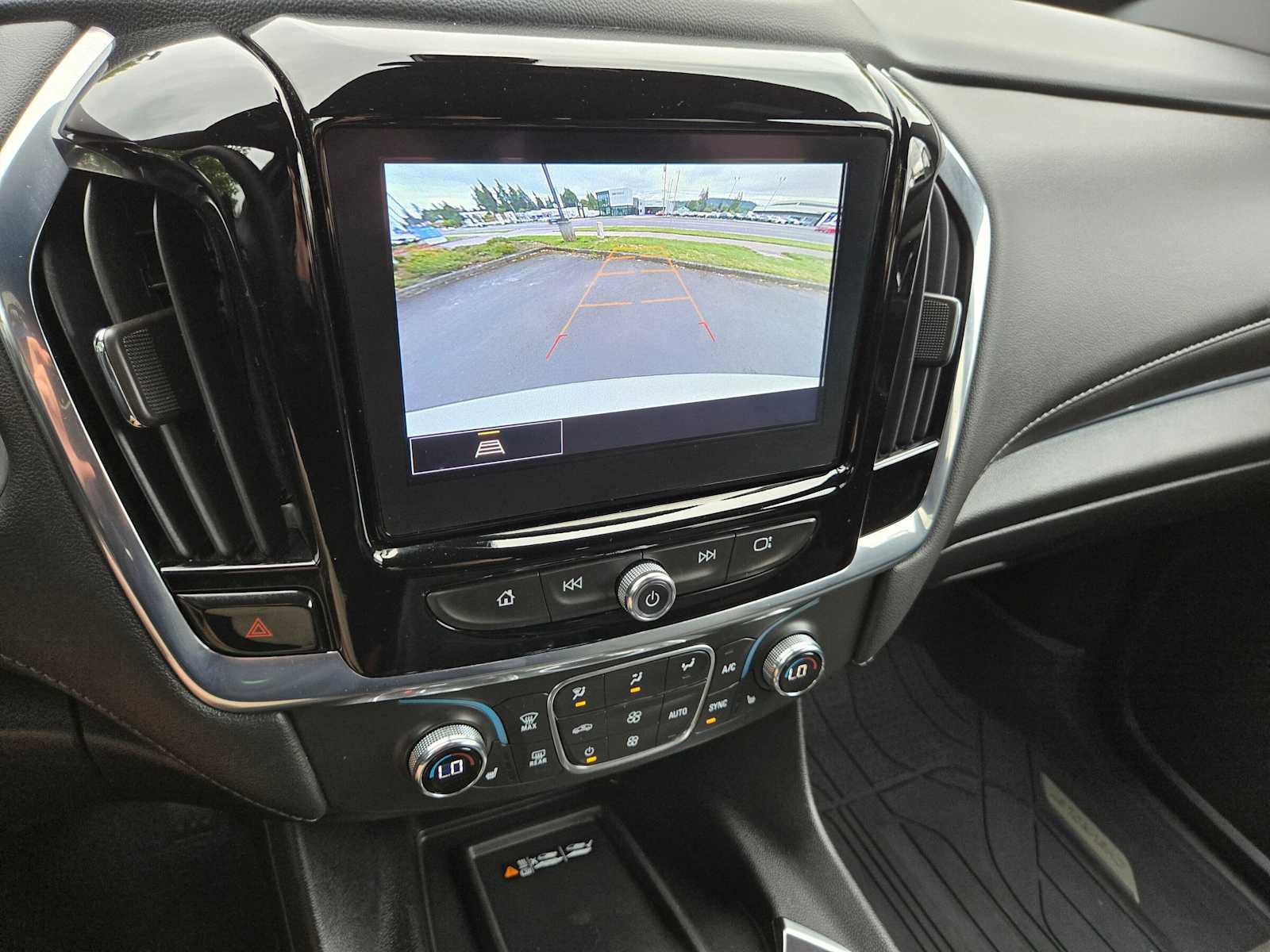 Used 2023 Chevrolet Traverse LT w/ LPO, Floor Liner Package AWD/4WD image 28