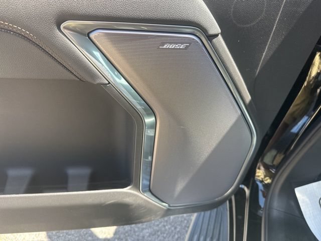 New 2026 Chevrolet Silverado 1500 High Country w/ LPO, Dark Essentials Package AWD/4WD image 14