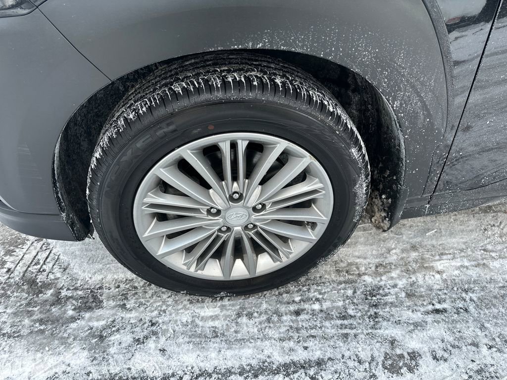 Used 2019 Hyundai Kona SEL image 2