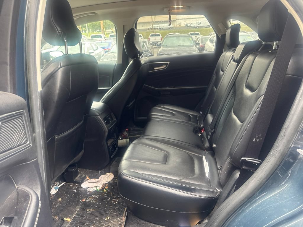 Used 2019 Ford Edge Titanium w/ Equipment Group 301A AWD/4WD image 19