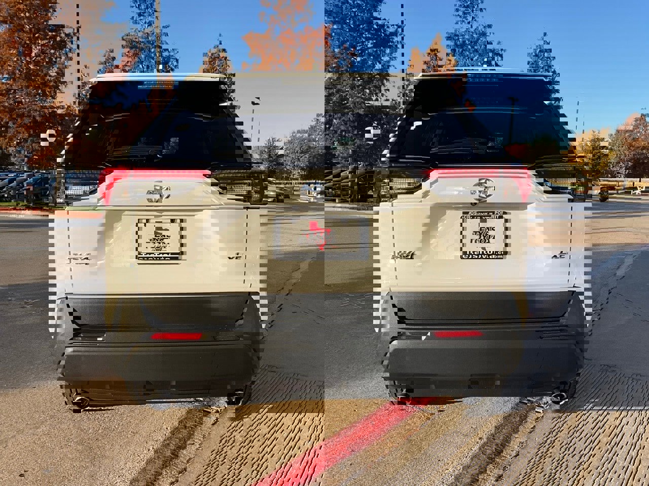 Used 2025 Toyota RAV4 XLE image 7