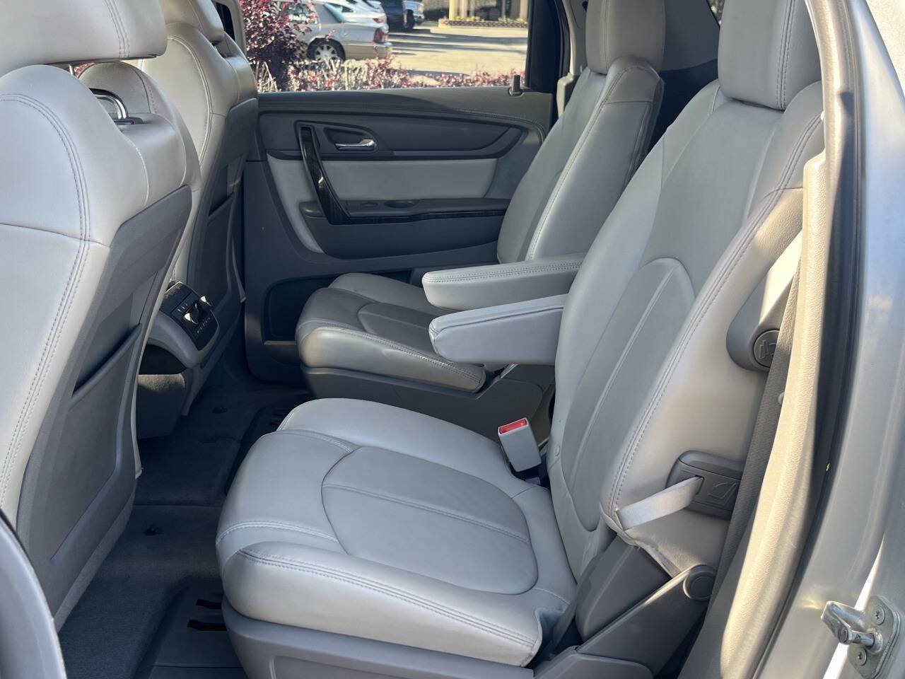 Used 2016 GMC Acadia SLT AWD/4WD image 9