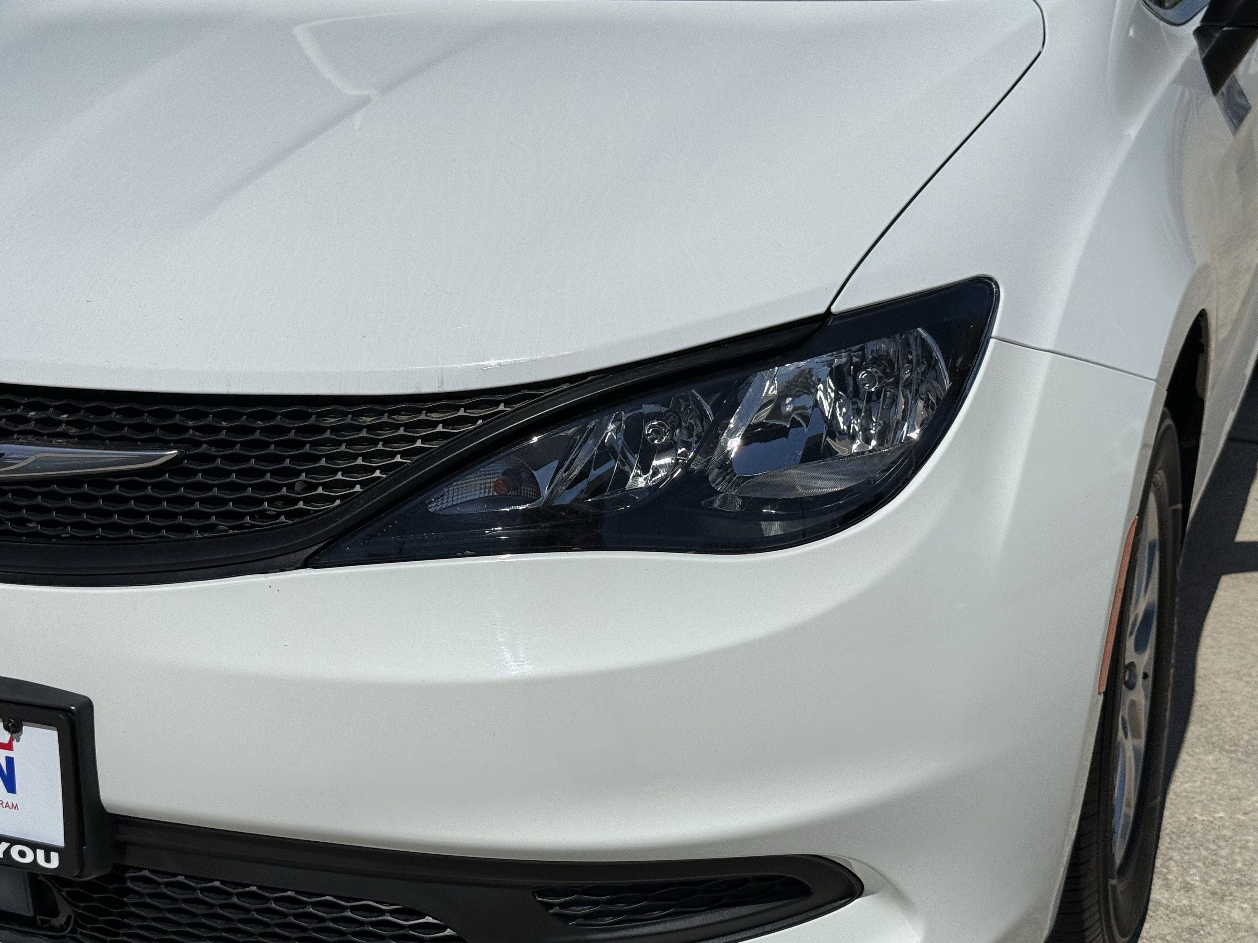 Used 2023 Chrysler Voyager LX image 11