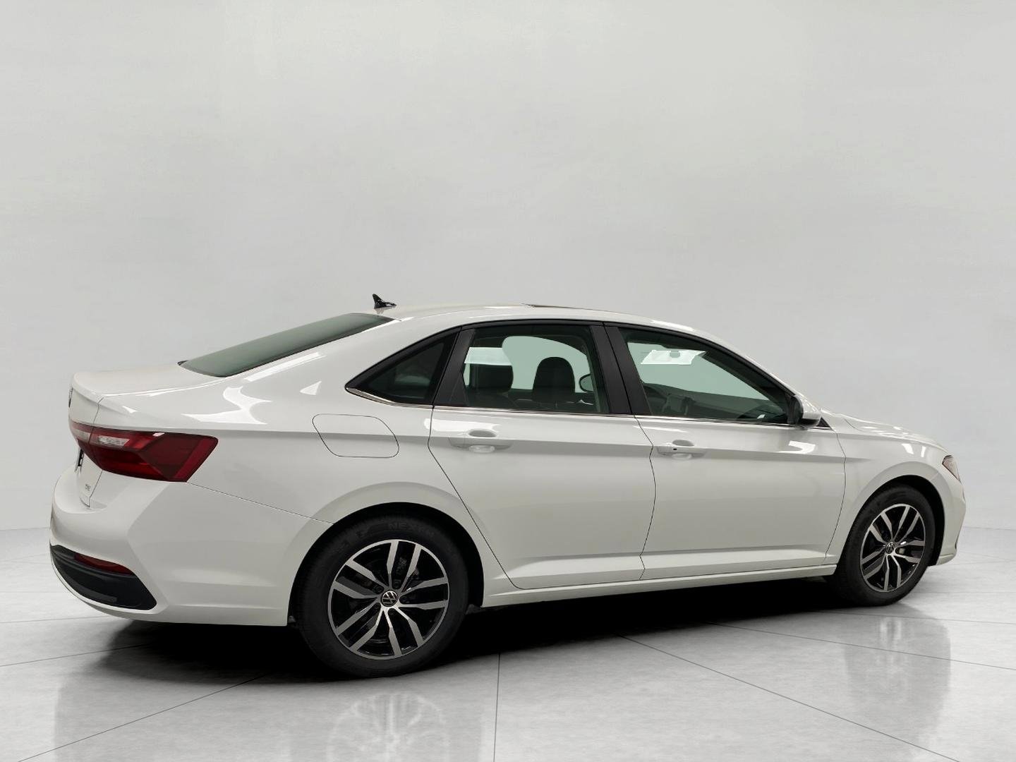 New 2025 Volkswagen Jetta SE image 2