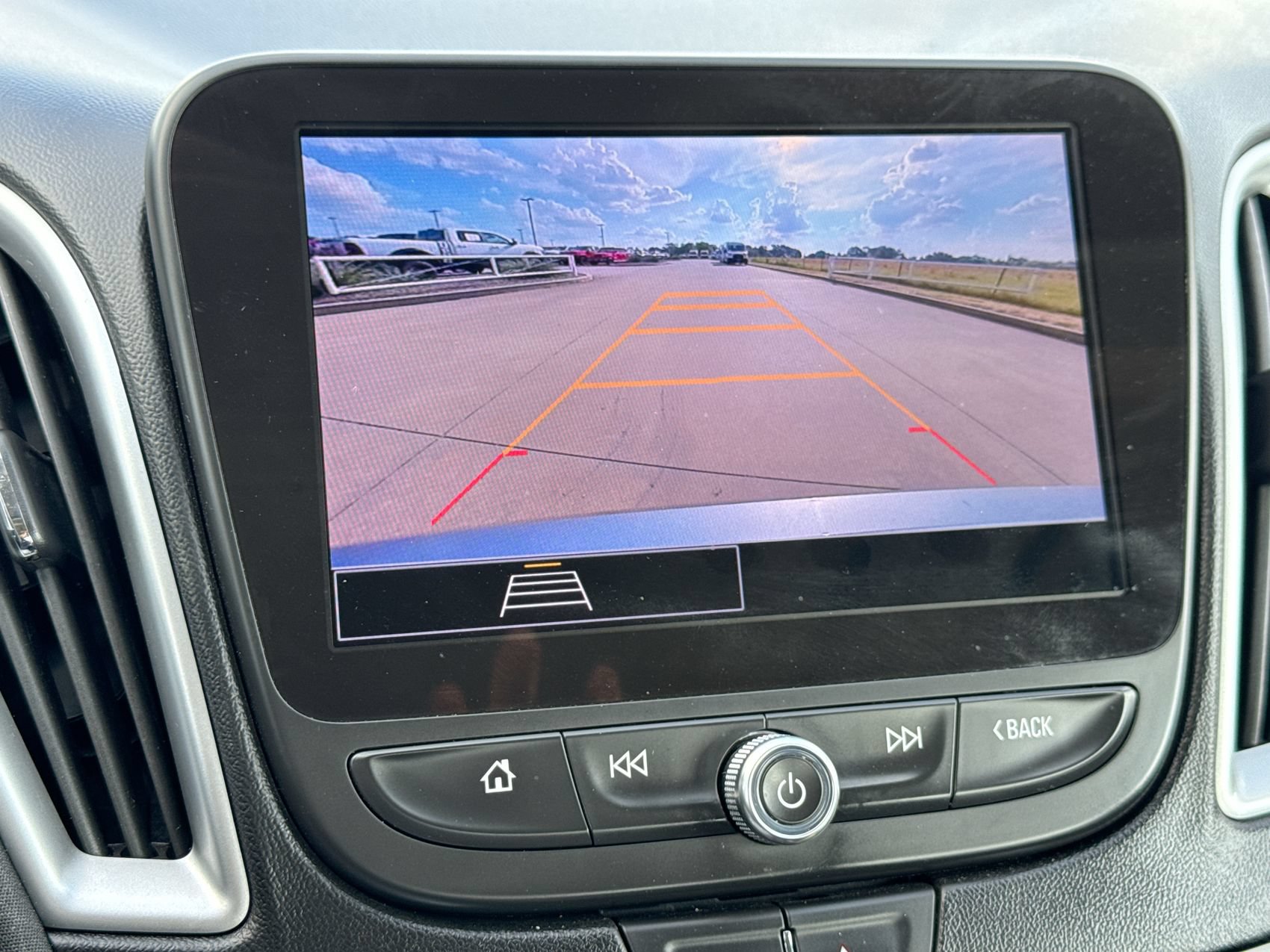 Used 2024 Chevrolet Malibu LT FWD image 17