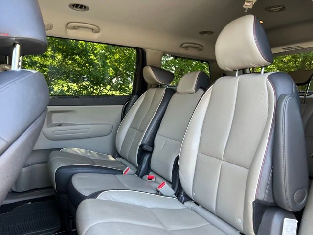 Used 2017 Kia Sedona LX w/ LX Essentials Premium Package FWD image 16
