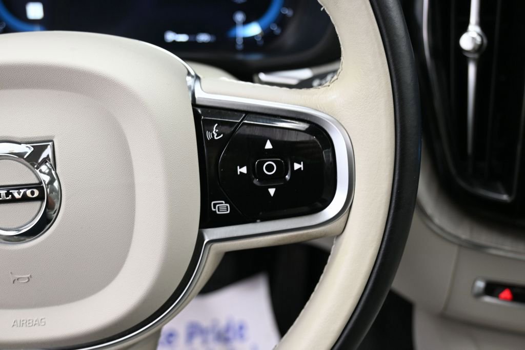 Used 2023 Volvo XC60 B5 Plus w/ Protection Package Premier image 20