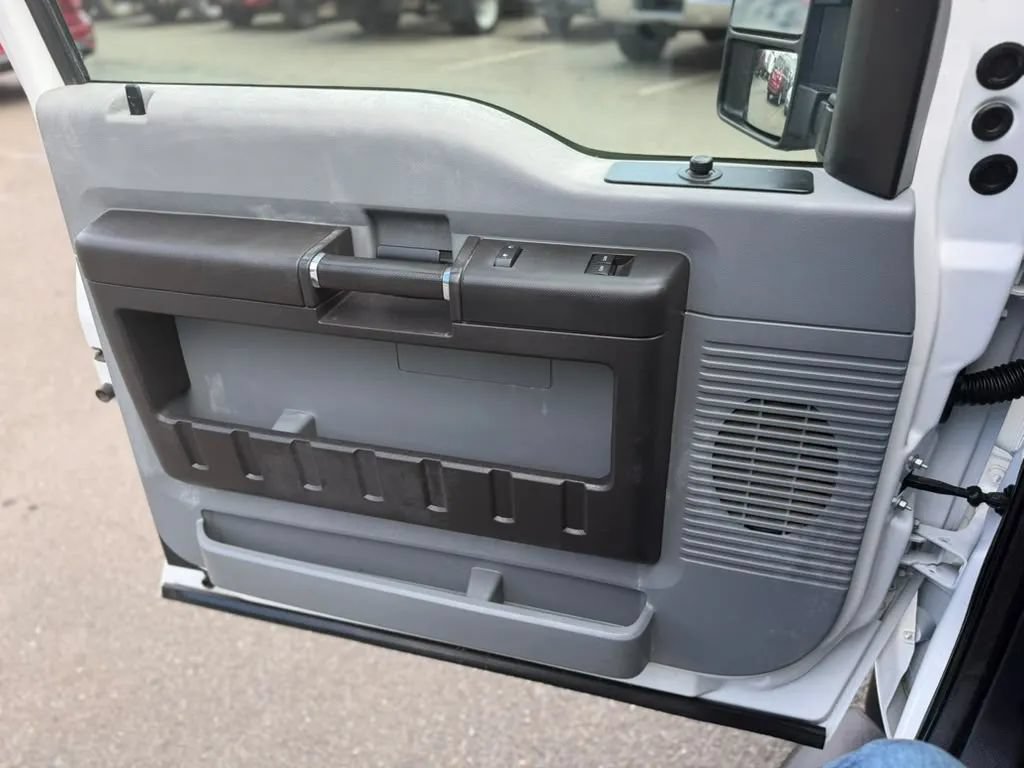 Used 2016 Ford F250 XL w/ Power Equipment Group AWD/4WD image 23