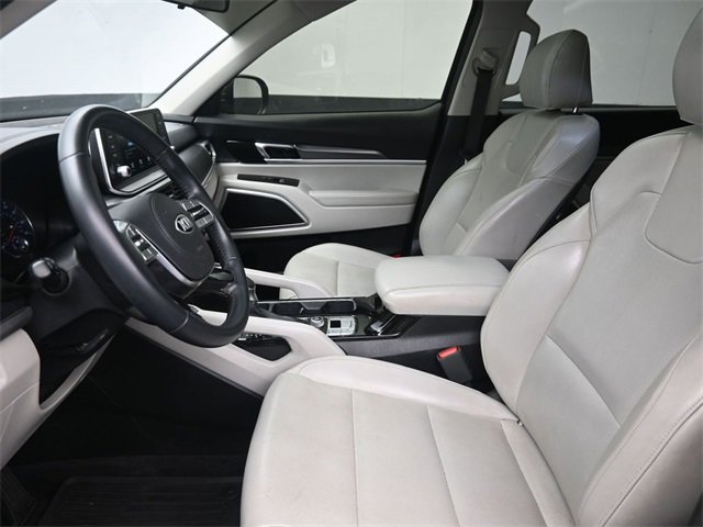 Used 2020 Kia Telluride S w/ S 8 Passenger Seating Package image 17