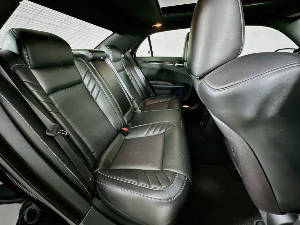 Used 2023 Chrysler 300 C RWD image 34