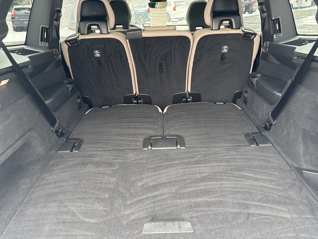 Certified 2025 Volvo XC90 B6 Plus image 48
