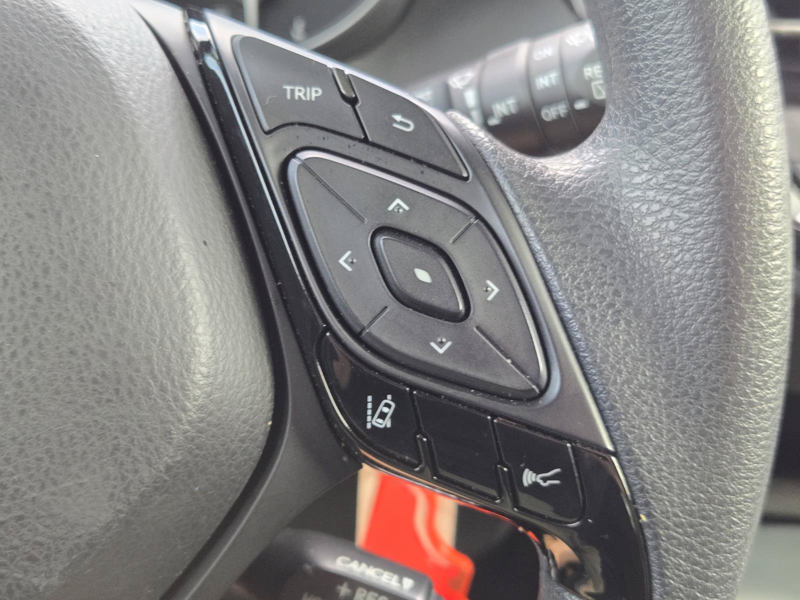 Used 2021 Toyota C-HR LE FWD image 23