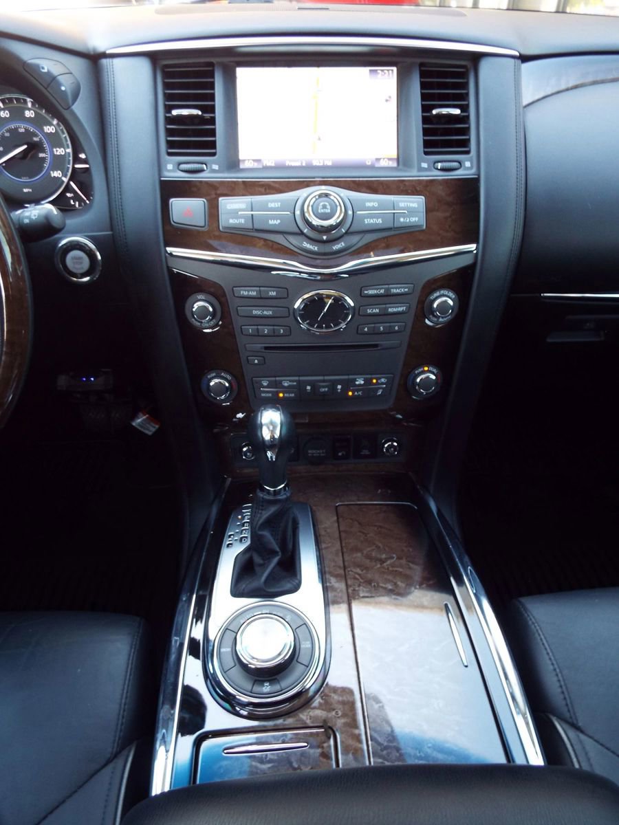 Used 2014 INFINITI QX80 4WD w/ Deluxe Touring Package image 17