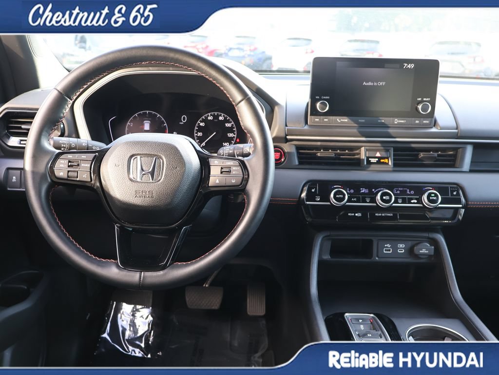 Used 2025 Honda Pilot Sport image 19