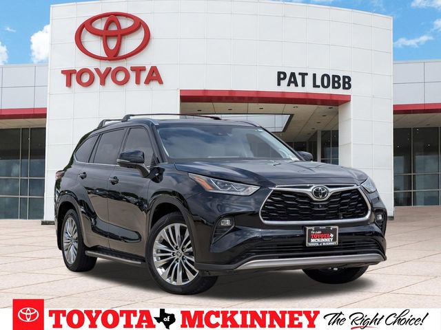 Used 2024 Toyota Highlander Platinum FWD image 1