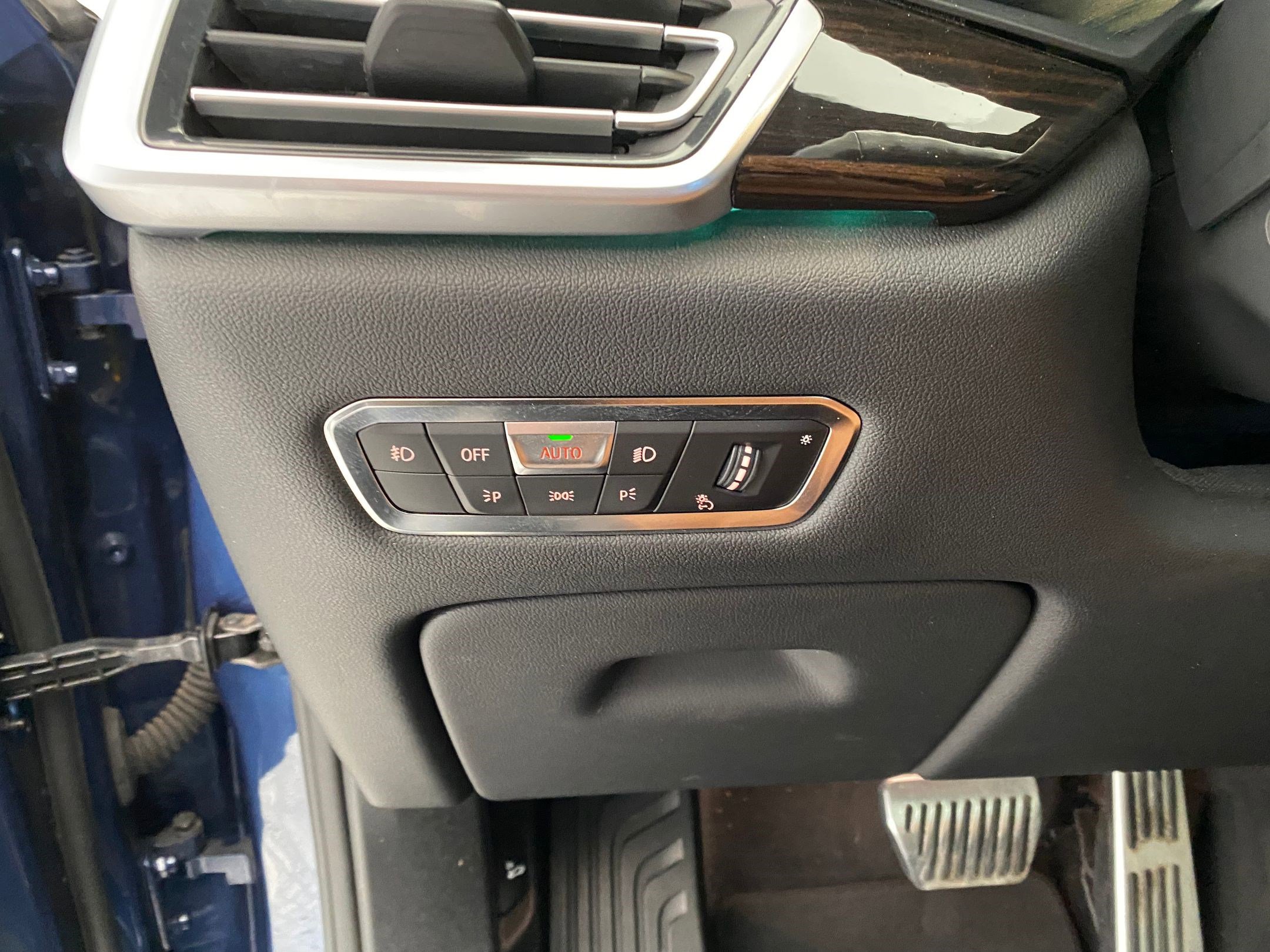 Used 2019 BMW X5 xDrive40i w/ Premium Package image 19