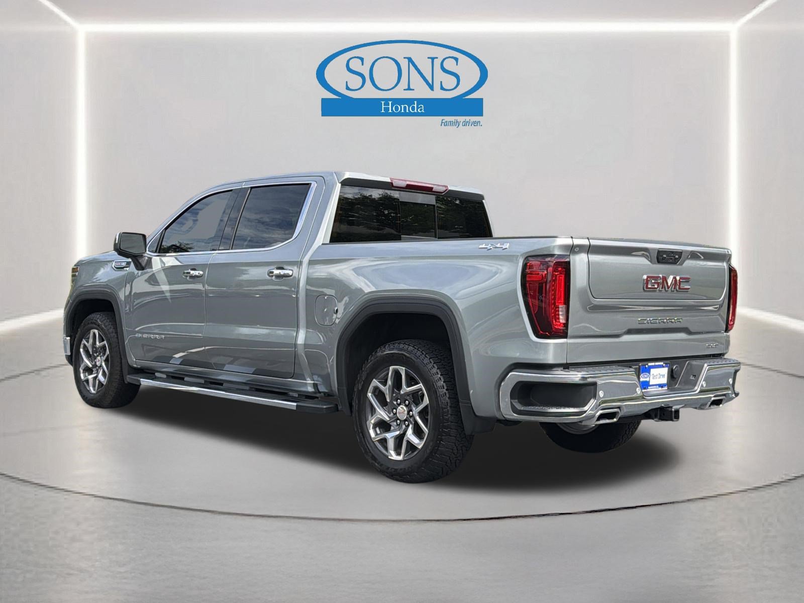 Used 2025 GMC Sierra 1500 SLT w/ SLT Premium Package AWD/4WD image 21