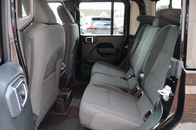 New 2025 Jeep Gladiator Sport image 39