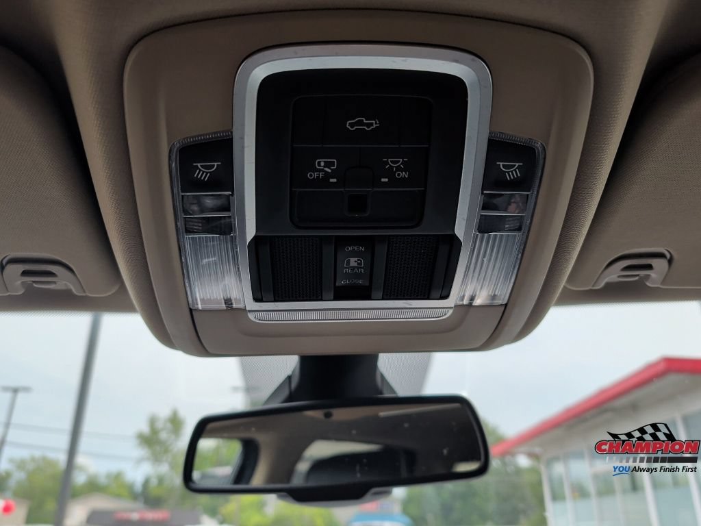Used 2019 RAM 1500 Laramie AWD/4WD image 21