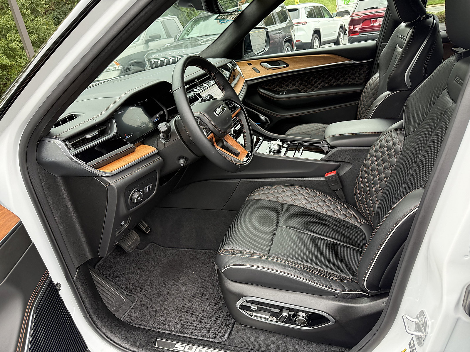 Certified 2025 Jeep Grand Cherokee L Summit AWD/4WD image 13