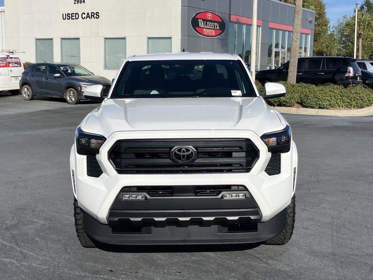 Used 2025 Toyota Tacoma SR5 AWD/4WD image 8