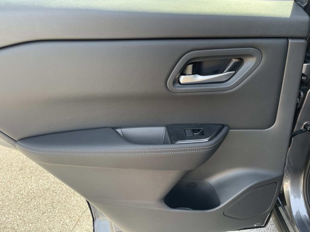 New 2026 Nissan Rogue SV FWD image 20