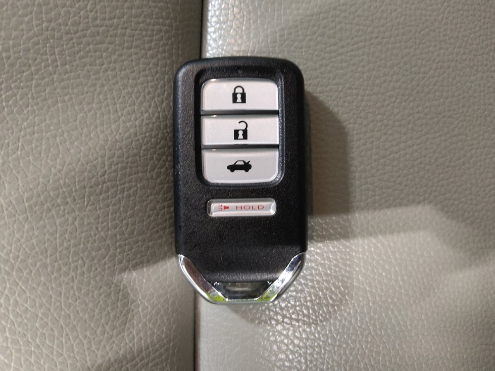 Used 2016 Acura TLX image 32