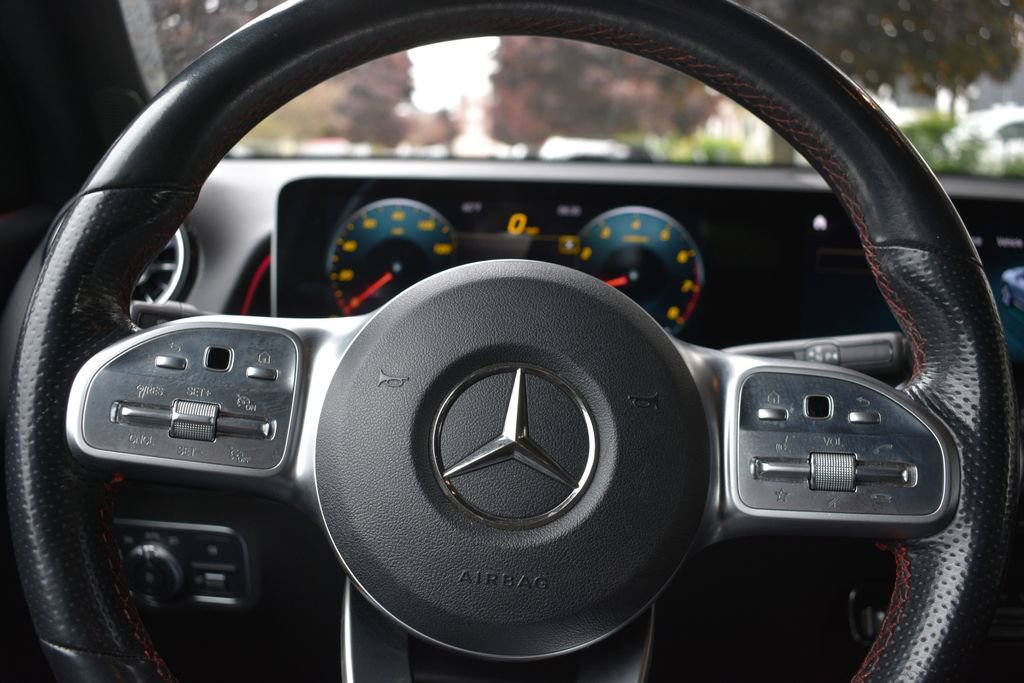 Used 2021 Mercedes-Benz GLB 250 image 14