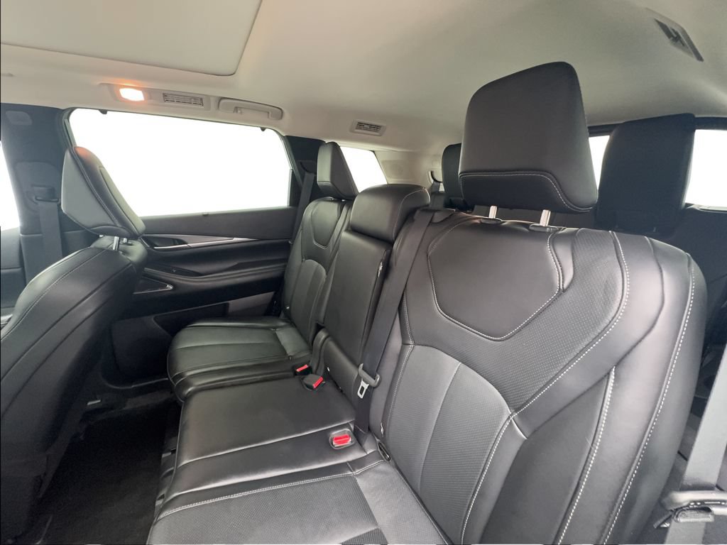 Used 2025 INFINITI QX60 Luxe FWD image 25